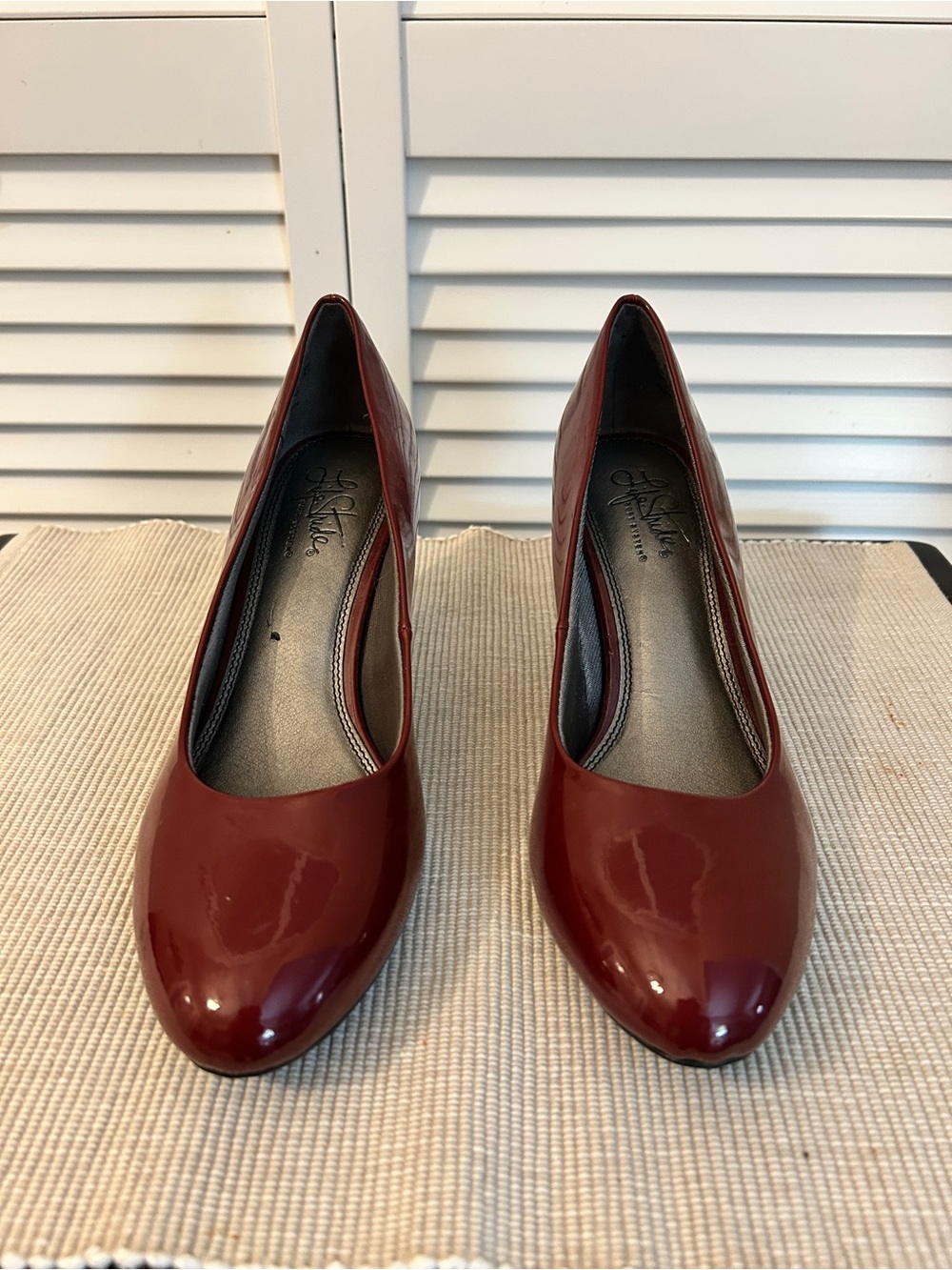Life Stride Women's Deep Red Patent Round-Toe Pumps